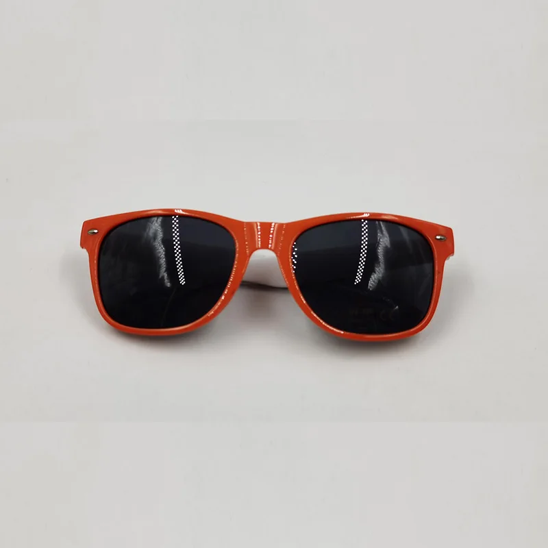 2020 Новые квадратные солнцезащитные очки с гвоздями женские Closeout оранжевые