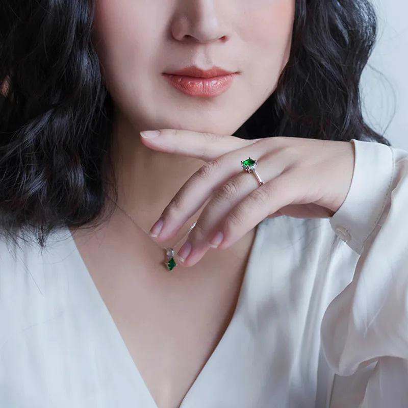 S925 Sterling Silver Ring Classic Silver Gemstone Ring Green Emerald Color Zorcon Gem Women's Silver Jewelry