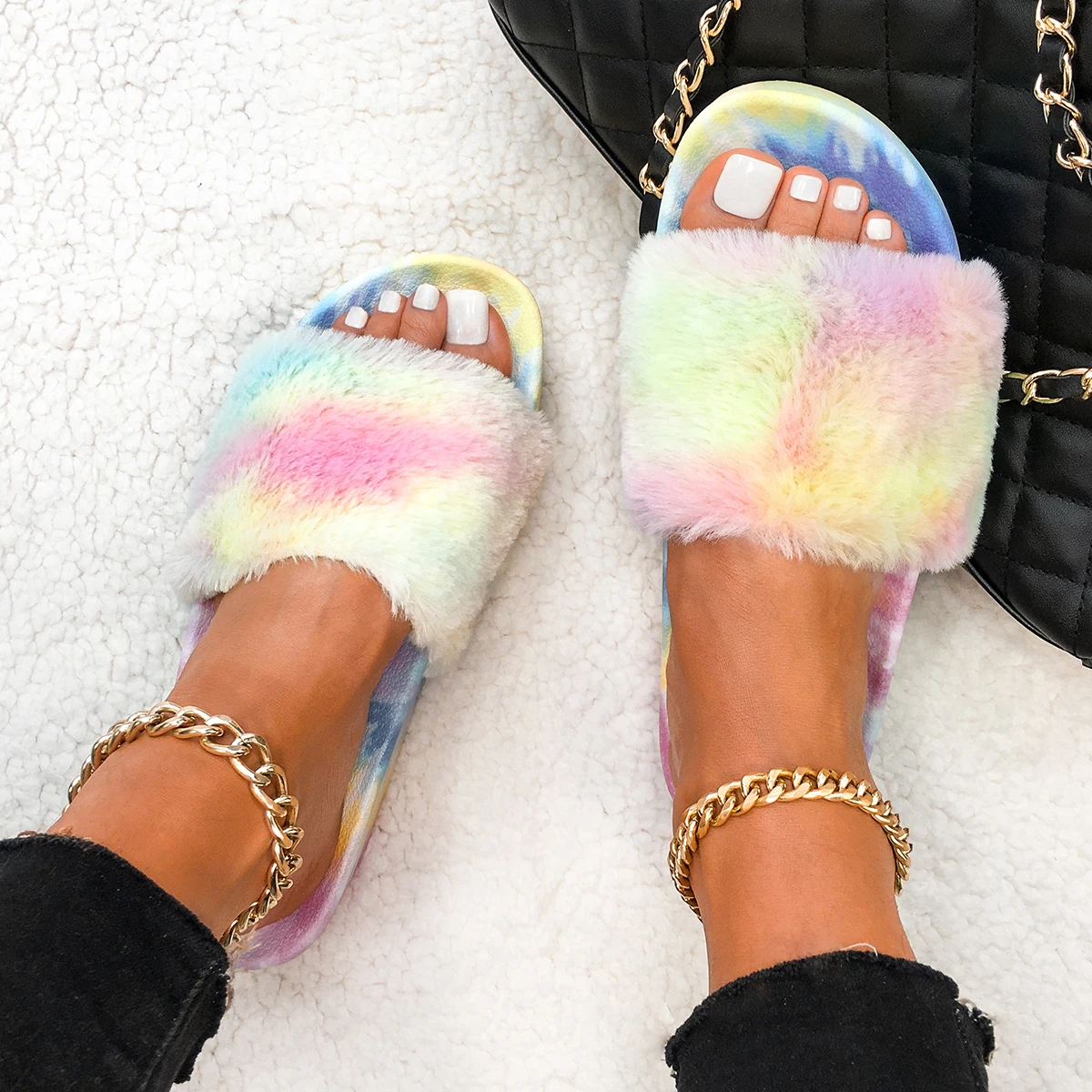 

Fluffy Slippers Women Cute Cherry Decor Furry Slides Ladies Faux Fur Flip Flops Open Toe Flat Sandals Female Retro Brand Shoes