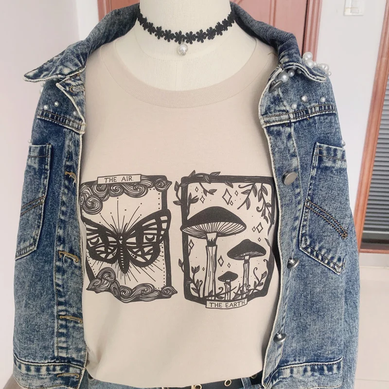 

Футболка графическая с принтом бабочки, грибов, круглым вырезом