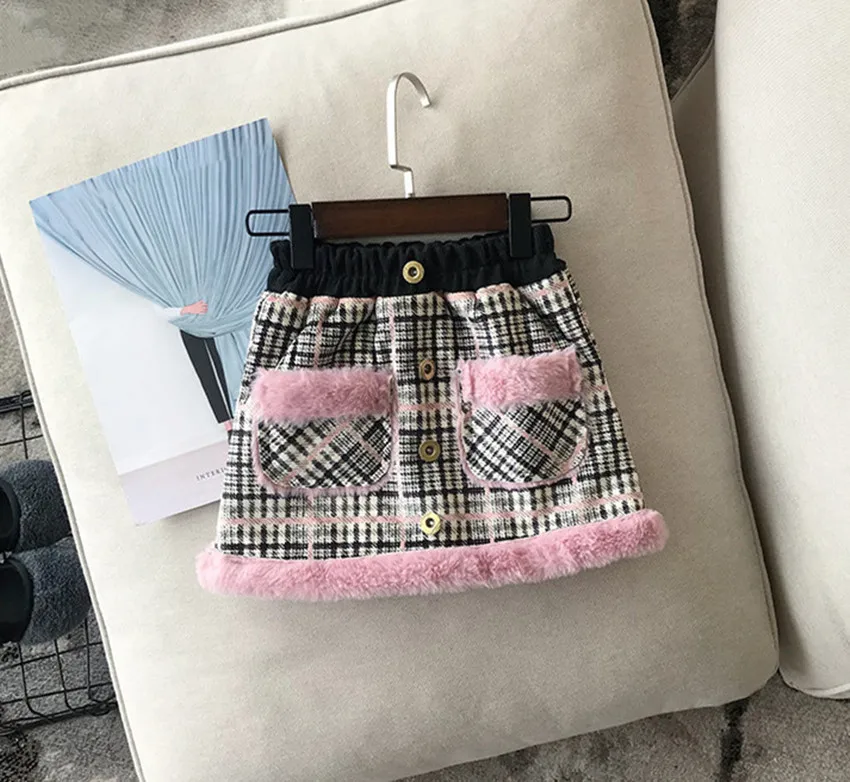 plaid skirt Зимняя клетчатая юбка в стиле пэчворк с эластичной резинкой на талии и пуговицами для девочек; Розовая короткая юбка трапециевидной формы с искусственным мехом; зимняя одежда для маленьких девочек - Цвет: plaid skirt