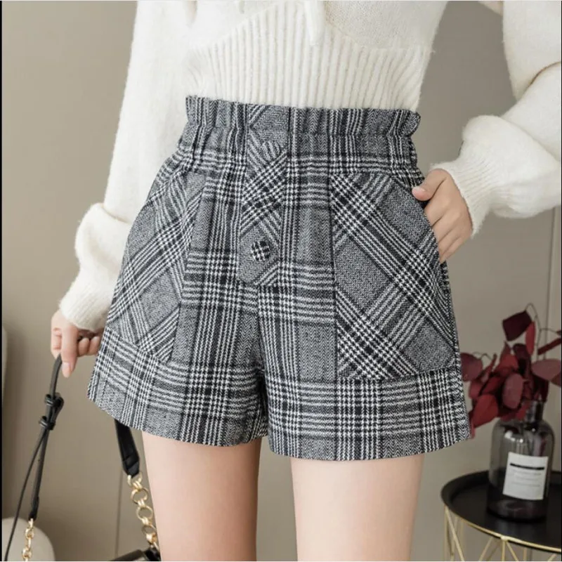 Autumn Winter Female Short Pants New Korean Wild High Waist Pants Lady Plaid Shorts Double-Breasted Boots Pants Women Clothes