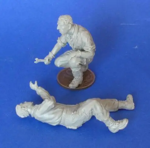 

1/35 Resin Model Building Kit Figure Repairman