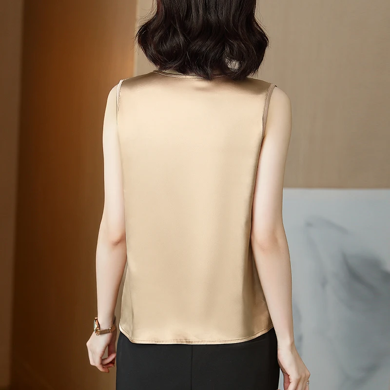 Korean Silk Women Tank Top Women Elastic Satin Tops Women Embroidery Hollow Out Silk Tanks Tops Plus Size Woman V Neck Basic Top