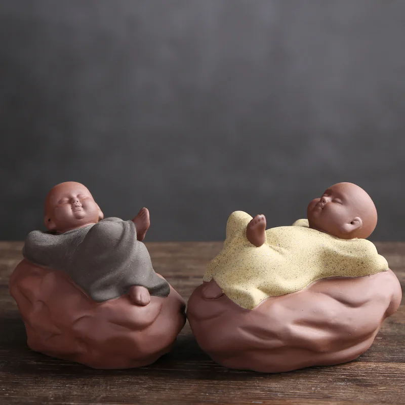 

Qi xuan yuan cayi Home Novices Small Ornaments Tea Table Doll Color Sand Ceramic Tea Ornaments Silvery White huan kong Little Mo