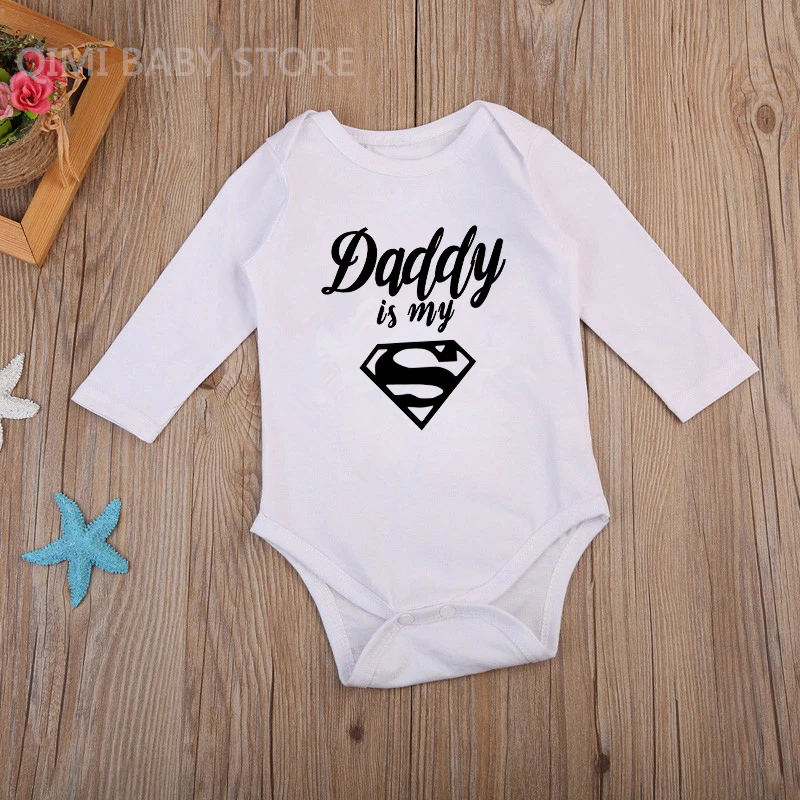 Хлопковый комбинезон с длинными рукавами «Daddy Is My Superhero»; Забавный комбинезон для маленьких мальчиков и девочек; повседневная мягкая одежда для малышей