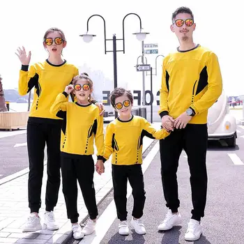 

Family Tracksuit Mother Daughter Matching Suits Parent-child Clothing Set Kids Dad Mom Tshirt Pants Sports Wear Family Outfits