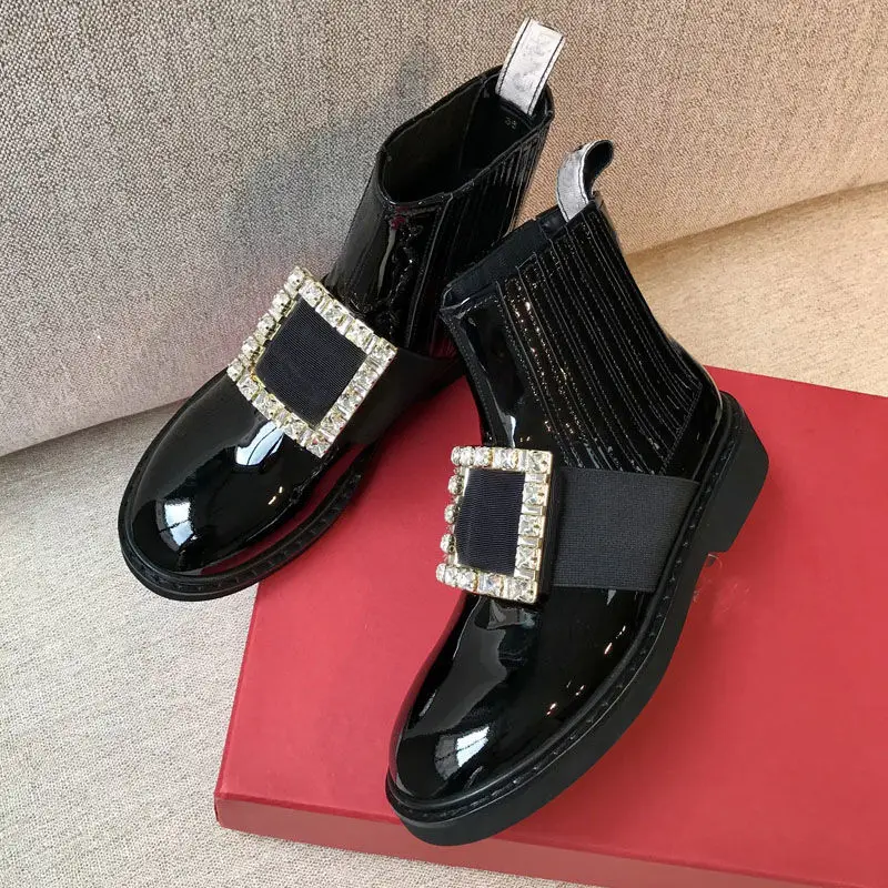 Botas planas estilo Chelsea con punta redonda para mujer, botines planos de goma con hebilla cuadrada y diamantes de imitación