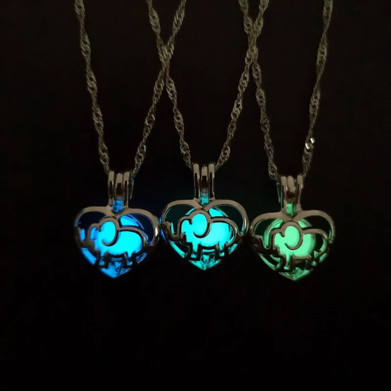 

2019 Popsocket Buda Elephant Noctilucent Sautoir Fluorescent Necklace Ornament The Night Light Peach Heart Pendant Accessories