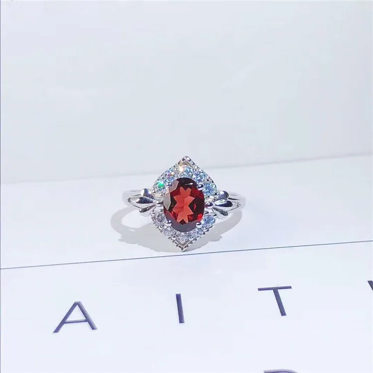 

Natural Pigeon Red Blood Garnet Ring Whole Net Strobe Red Charming Simple Glorious Adjustable Adjustable