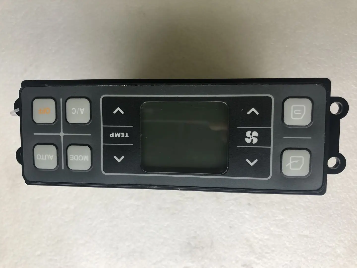 11Q6-90310，11Q6-90370，Air conditioner controller，Hyundai Loader