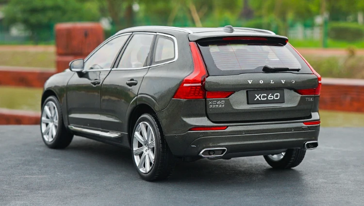 1:18 Высокая тщательная VOLVO новая спортивная версия XC60 сплав модель автомобиля статические металлические модельные автомобили с оригинальной коробкой