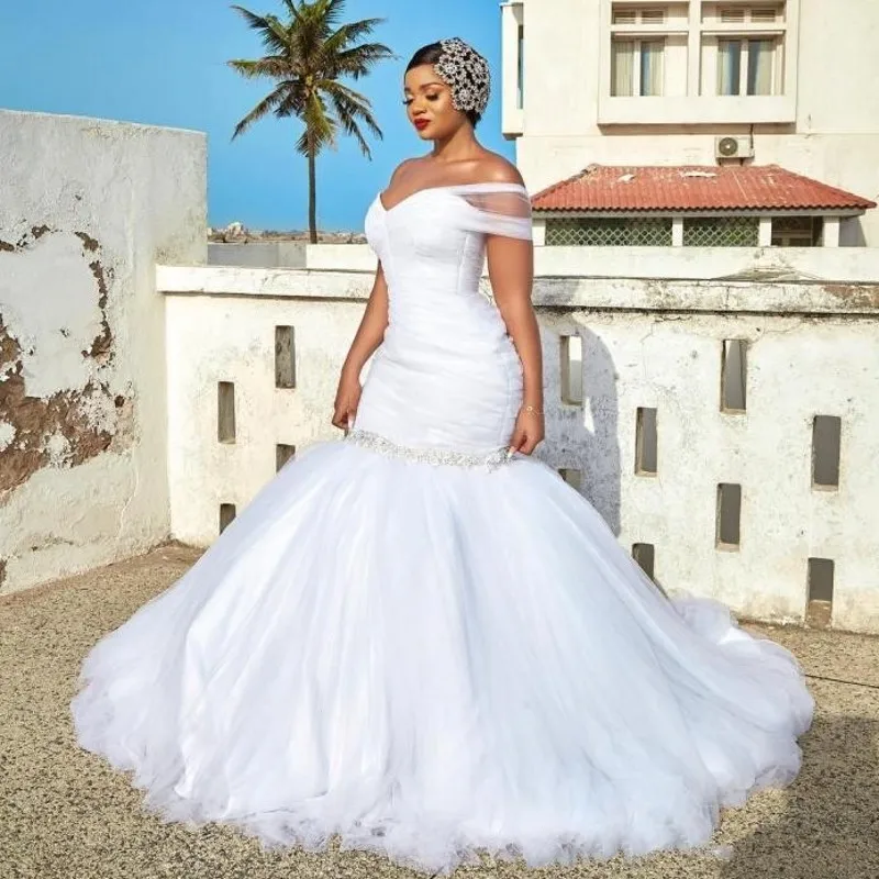 African Plus Size Wedding Dresses Off Shoulder Beads Pleats Mermaid Wedding Dress Back Covered Buttons Tulle vestido de noiva