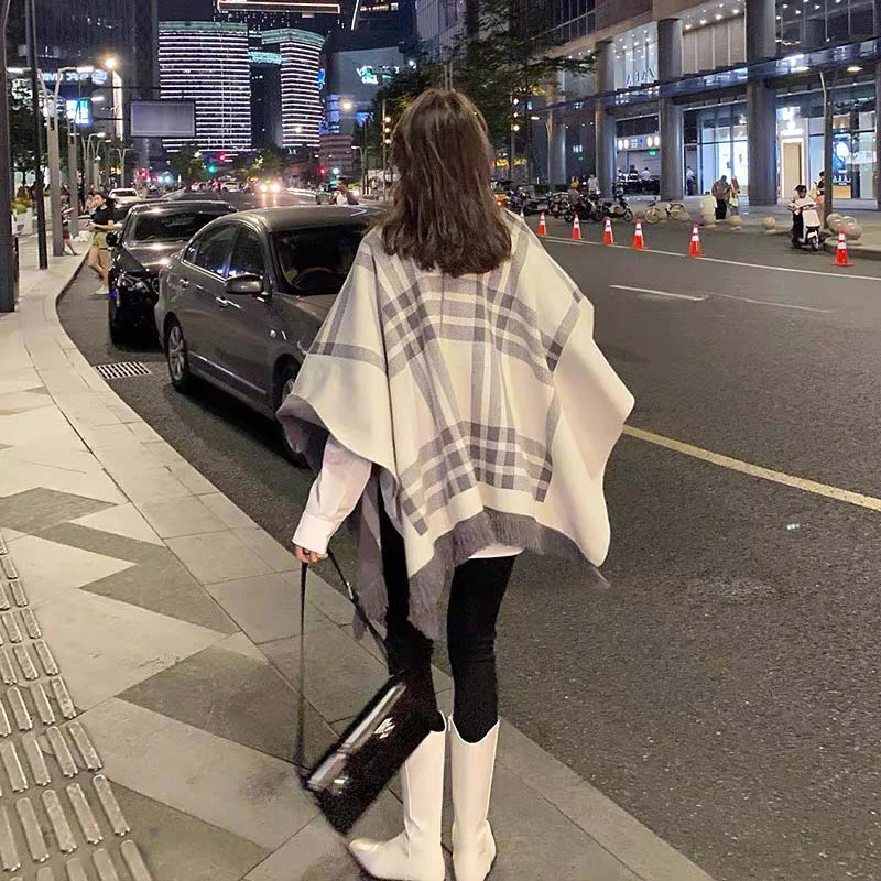 VANOVICH 2022 Autumn and Winter New Knitted Ponchos Loose Mid-length Outer Wear Capes Plaid Tassel Casual Korean Cape Coat |