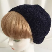 New Casual Bonnet Hats Women Winter Keep Warm Knitwear Cap Hats Elegant Lady Printer Solid Corlor Earmuffs Beanies Hat