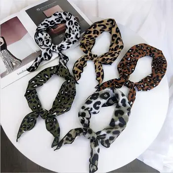 

2020 New Chic Fashion Leopard Print Shawl Luxury Brand Bandana Silk Riband Scarves Bags Handbag Foulard Women's Triangle Scarf