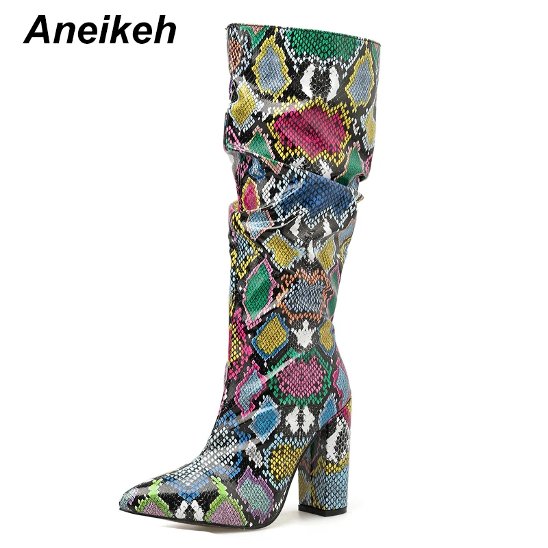 Aneikeh/ г. Зимние модные ботинки с цветным змеиным принтом туфли-лодочки до колена на высоком каблуке с острым носком вечерние ботинки для ночного клуба размер 35-42