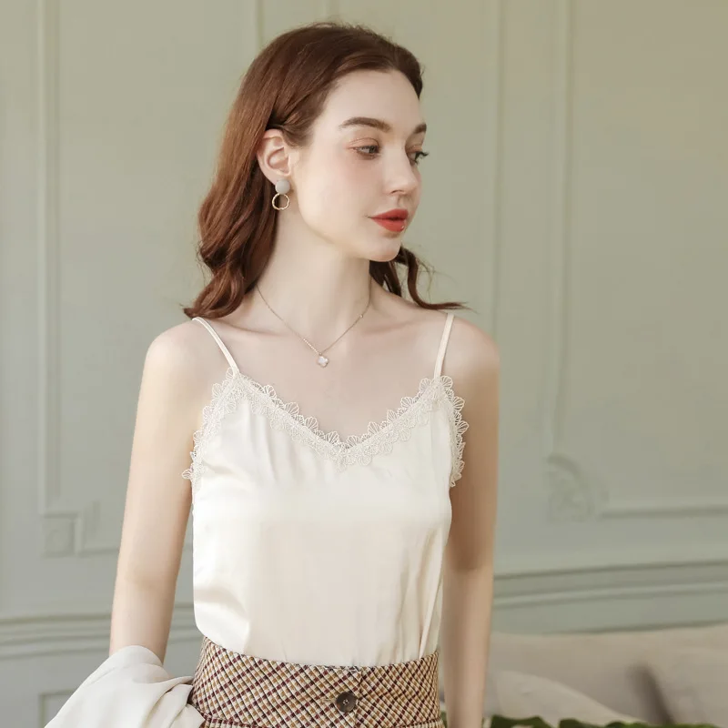Autumn 2020 New Suspender Women's Solid Color Hollow Lace Sexy Skin Friendly Bottom Shirt Fashionable and Elegant