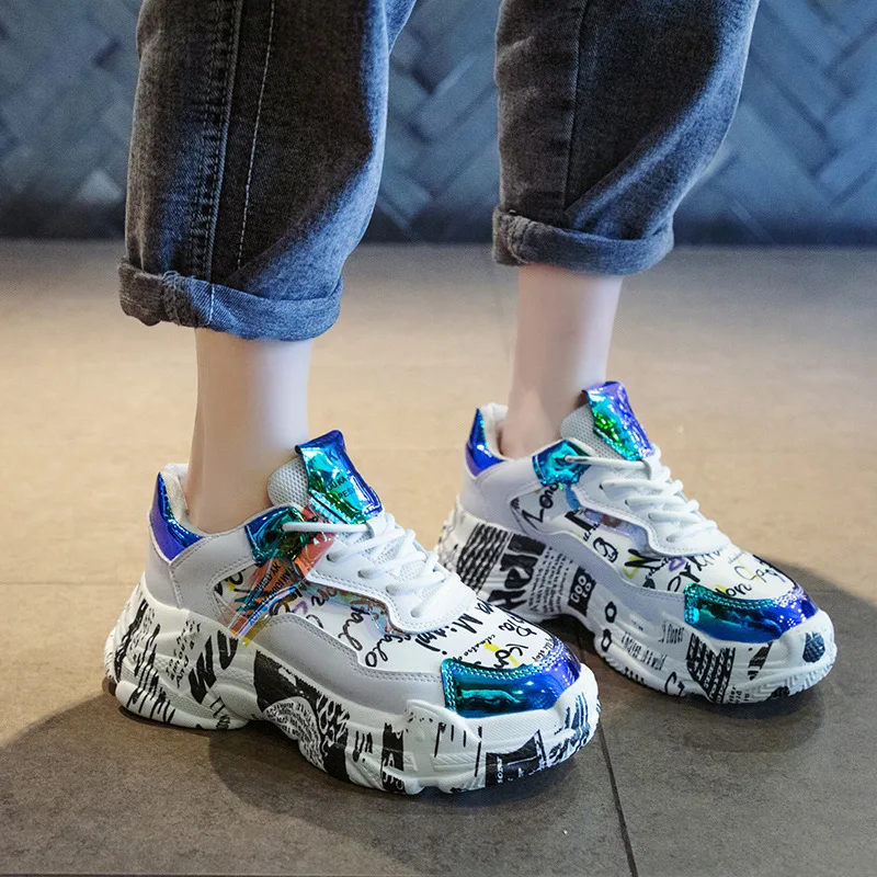 

Flat shoes sneakers women 2019 summer new fashion graffiti sponge slip non-slip laser fairy fairy student ladies sports shoes