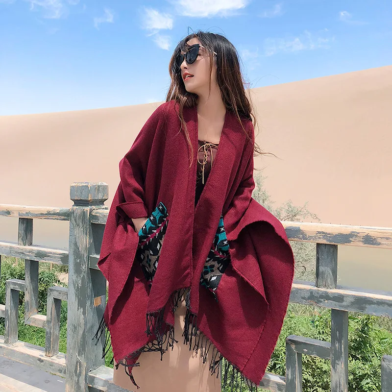 Autumn Winter Scarf Poncho Imitation Cashmere Thick Warm Tassel Pocket Cloak Oversized Travel Shawl Mantle Women Scarves - Цвет: Бордовый