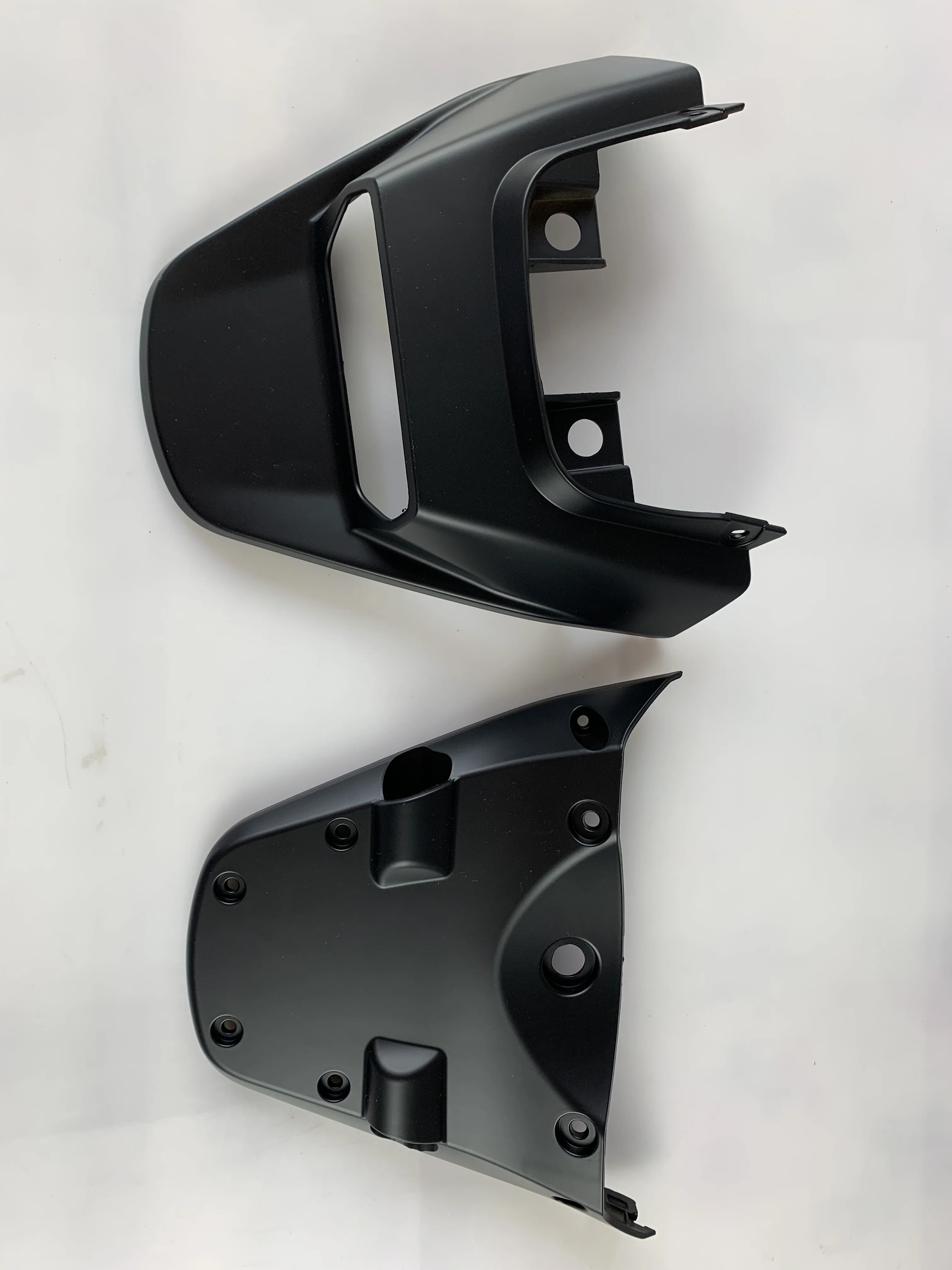 tail cover of Benelli Leoncino 500 BJ500 BJ250 leoncino250