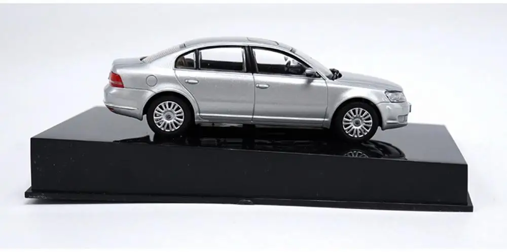 1/43 VW Volkswagen PASSAT V6 B5.5 серебряные литые под давлением автомобильные модельные игрушки, коллекционные