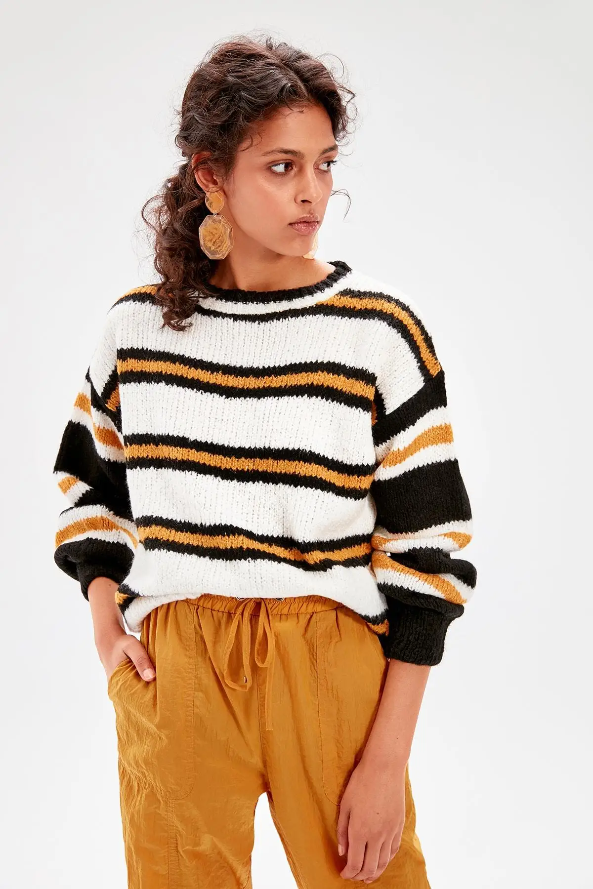 

Trendyol Raw White Striped Sweater TWOAW20KZ0256