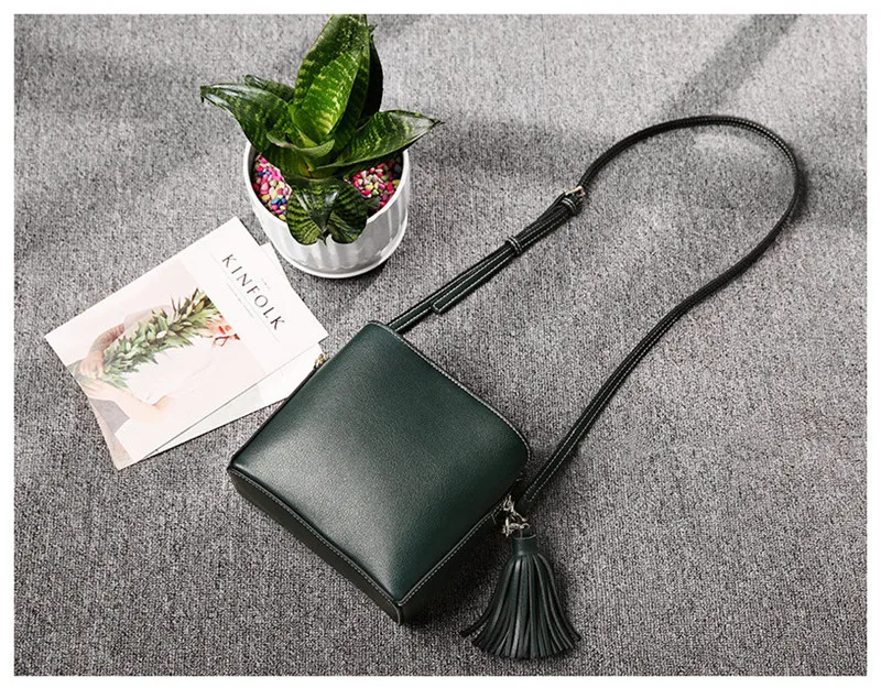 New leather female bag European and American fashion single shoulder bag popular solid color small bag simple diagonal bag