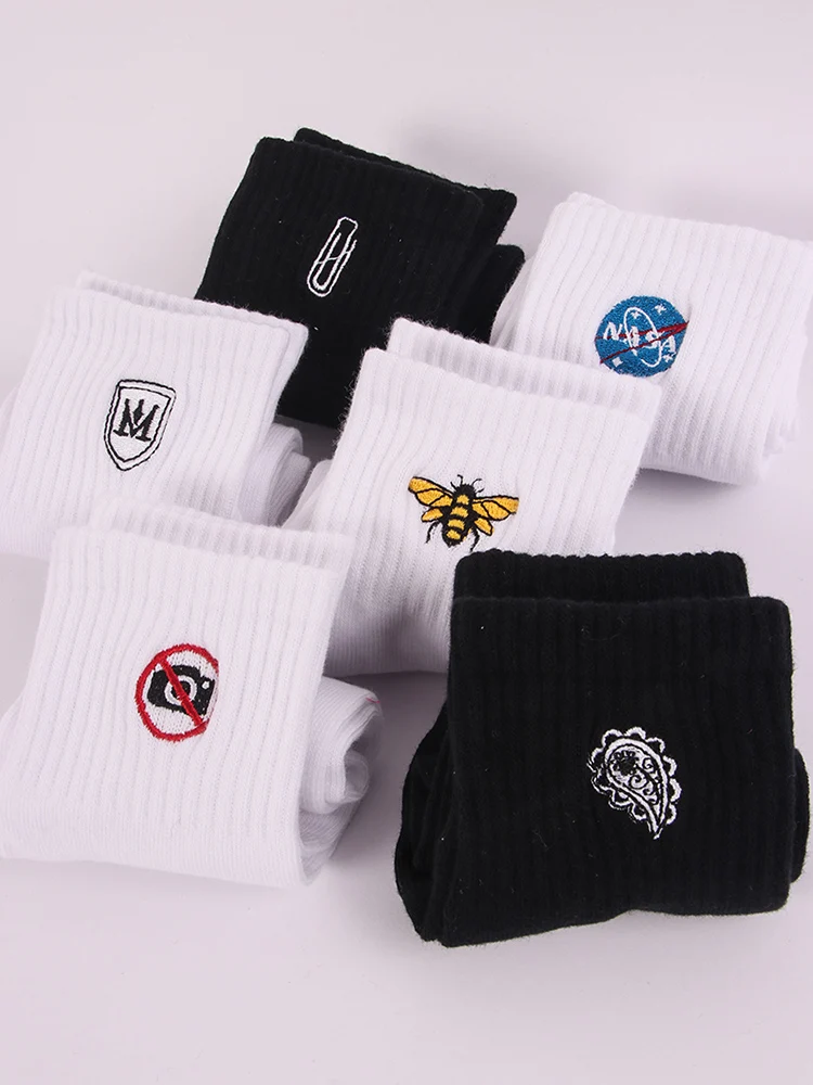 

New Harajuku INS Simple Embroidered Cashew Flower Cartoon Tube Sock Men and Women in Korea College Wind Street Tide Socks