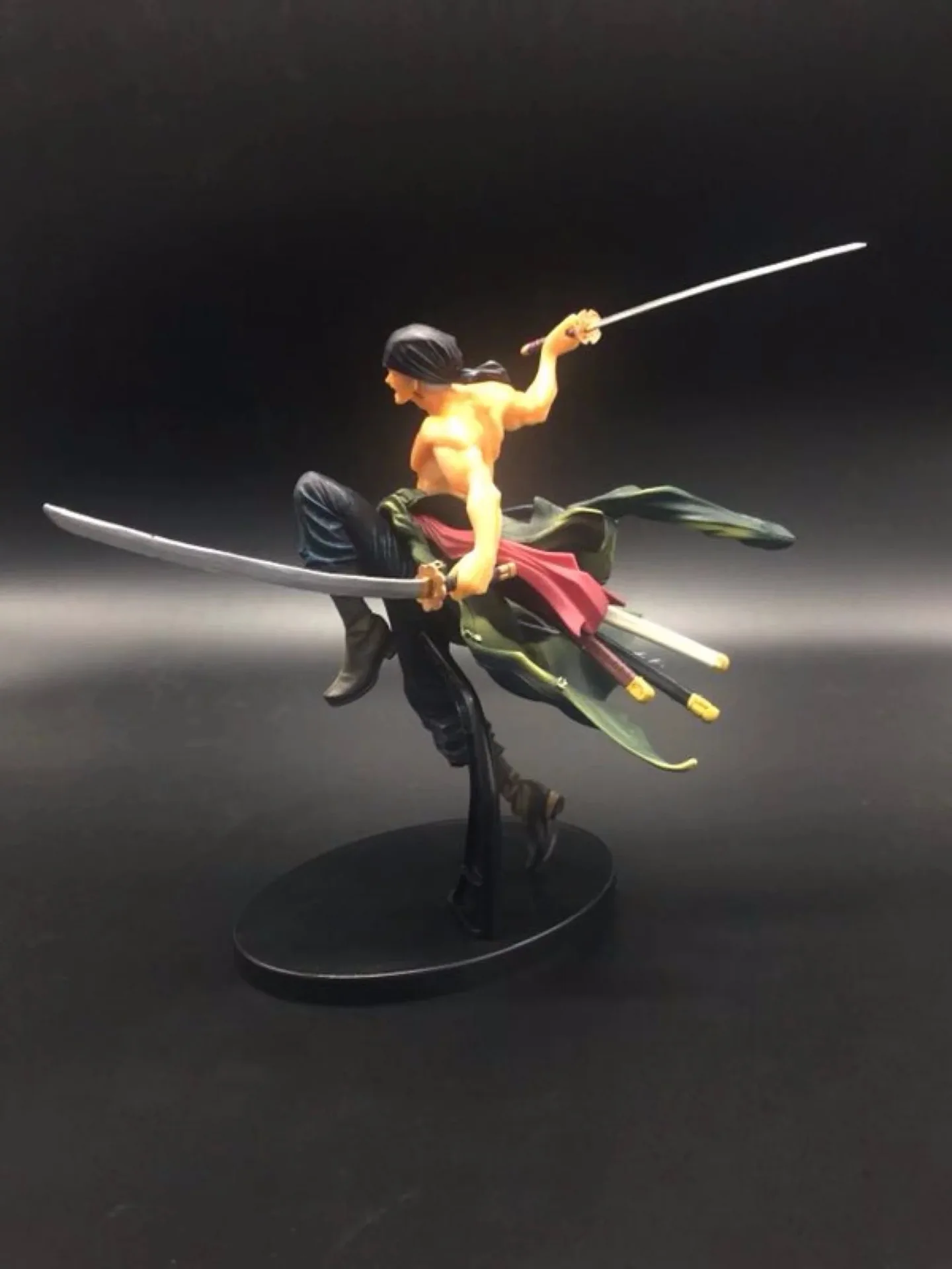 One Piece/One Piece the Battle over the Dome Modeling King Sauron Leap Battle Form Three Knife Flow Blind Dagger Garage Kit