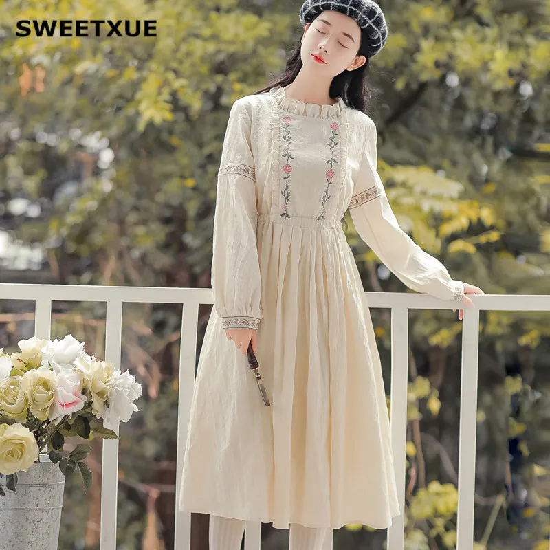 

SWEETXUE Mori Girl Vintage Flower Embroidered Midi Dress Round Neck Lantern Sleeve Simple Comfortable Back Lace-Up Chic Dresses