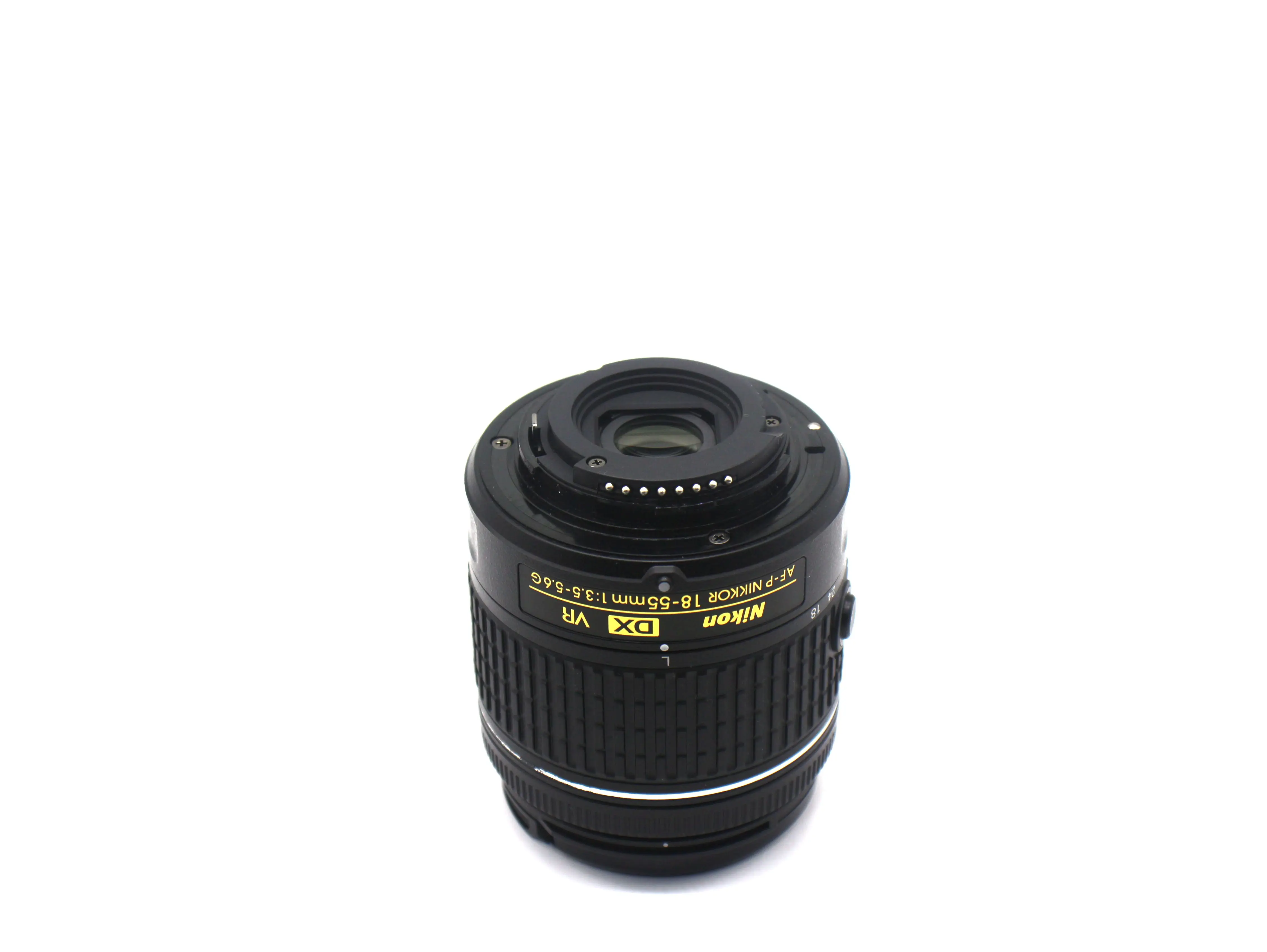 Используется объектив Nikon AF-P DX NIKKOR 18-55 мм f/3,5-5,6G для цифровых зеркальных фотокамер Nikon