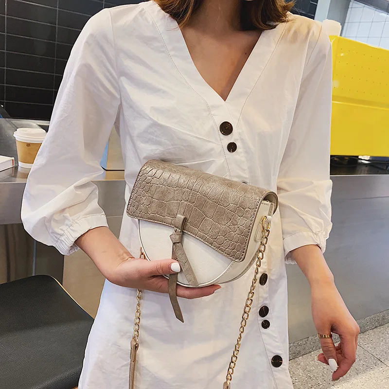 

2019 Summer New Style Korean-style-Style Contrast Color Crocodile Pattern Saddle Bag Simple Versatile Semi-Circular Chain Small