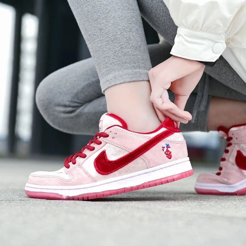 Fashion Original Nike Dunk SB Low Pink 