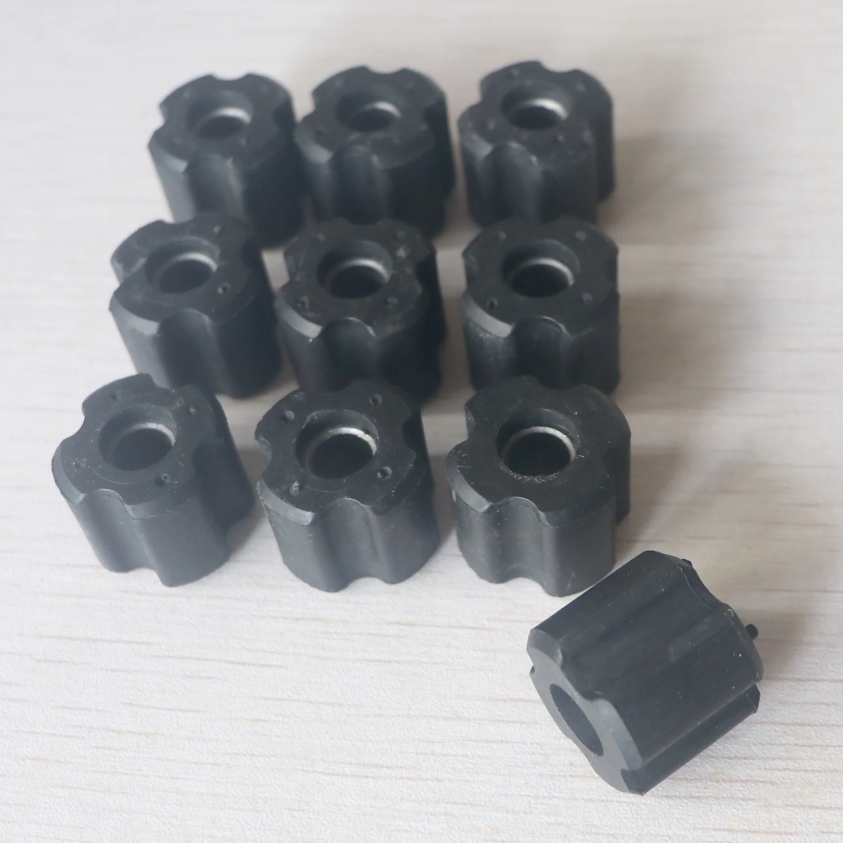 Grass trimmer 10 pcs Brush Cutter Shaft Oil Bearing Bushing -- Outer Dia 23.5mm/24.5mm/25.5mm Inner Dia:8mm for Brush Cutter 26mm / 28mm tube