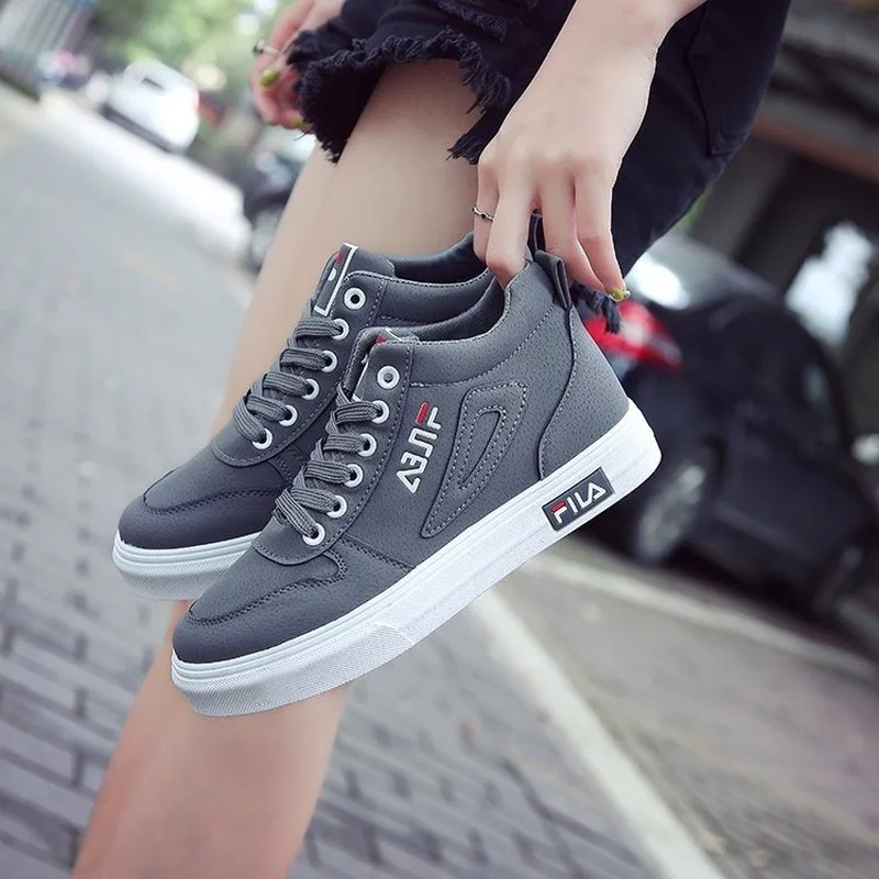 Women Casual Shoes 2019 New Women Sneakers Fashion Breathable PU
Leather Platform White Women Shoes Soft Footwears Moda Mujer