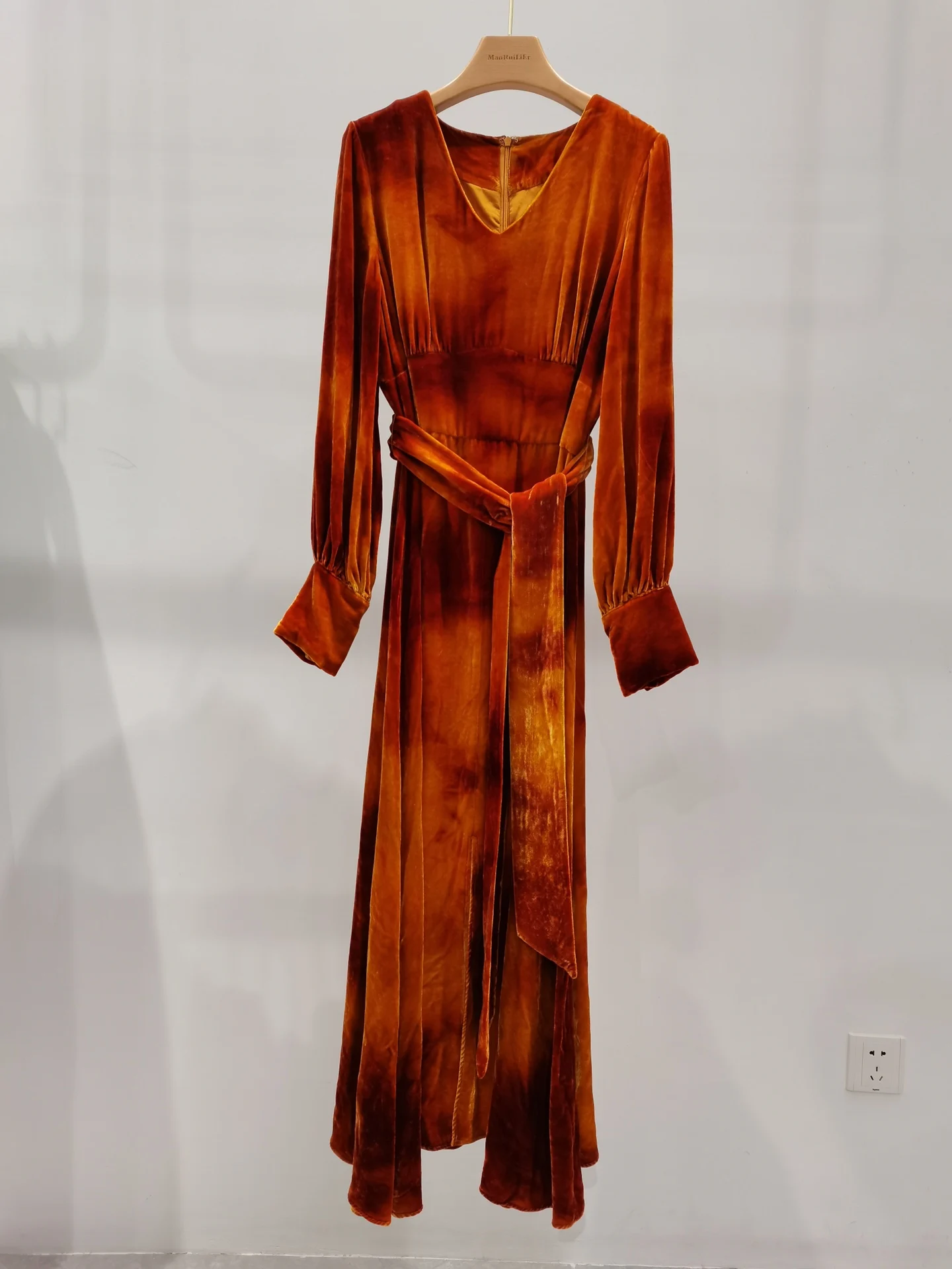 Новинка 2021 женское модное шелковое бархатное платье с длинными рукавами и