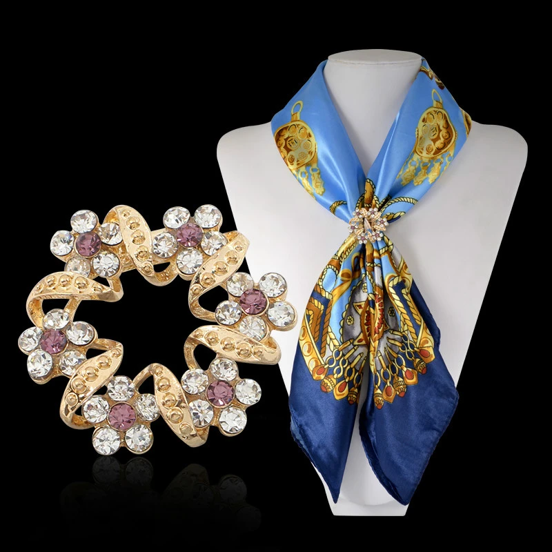 

Fashion 5 Colors Rhinestone Brooches For Women Trendy Round Hollow Flower Crystal Brooch Pins Scarves Buckle Best Gift Broche
