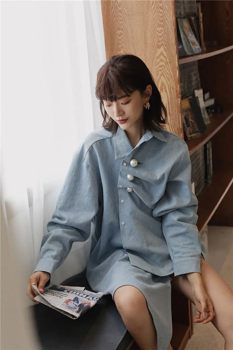 XITAO Irregular Pearl Buckle Blue Shirt Top Women Clothes Fashion Pleated Blouse Turn Down Collar Minority Autumn WQR1673