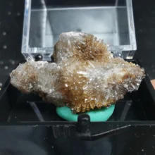 Natural high quality aluminum fluoride anhydrite crystal crystal healing energy stone decoration QUARTZ GEM delivery box Natural high quality aluminum fluoride anhydrite crystal crystal healing energy stone decoration QUARTZ GEM delivery box