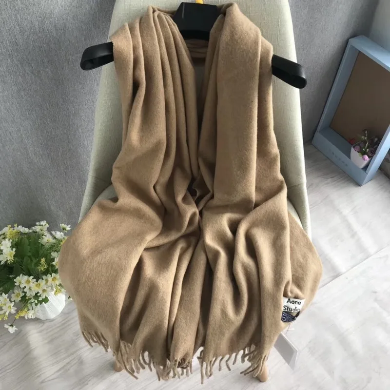 

2020 autumn and winter pure color fringed wool comfortable, soft and warm, breathable and non-fading elegant lady shawl scarf