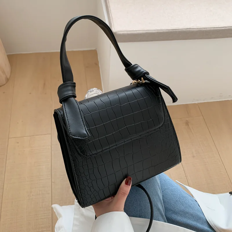 

Portable small bag female 2020 new Korean version of high-quality one-shoulder messenger bag fashion all-match small square bag