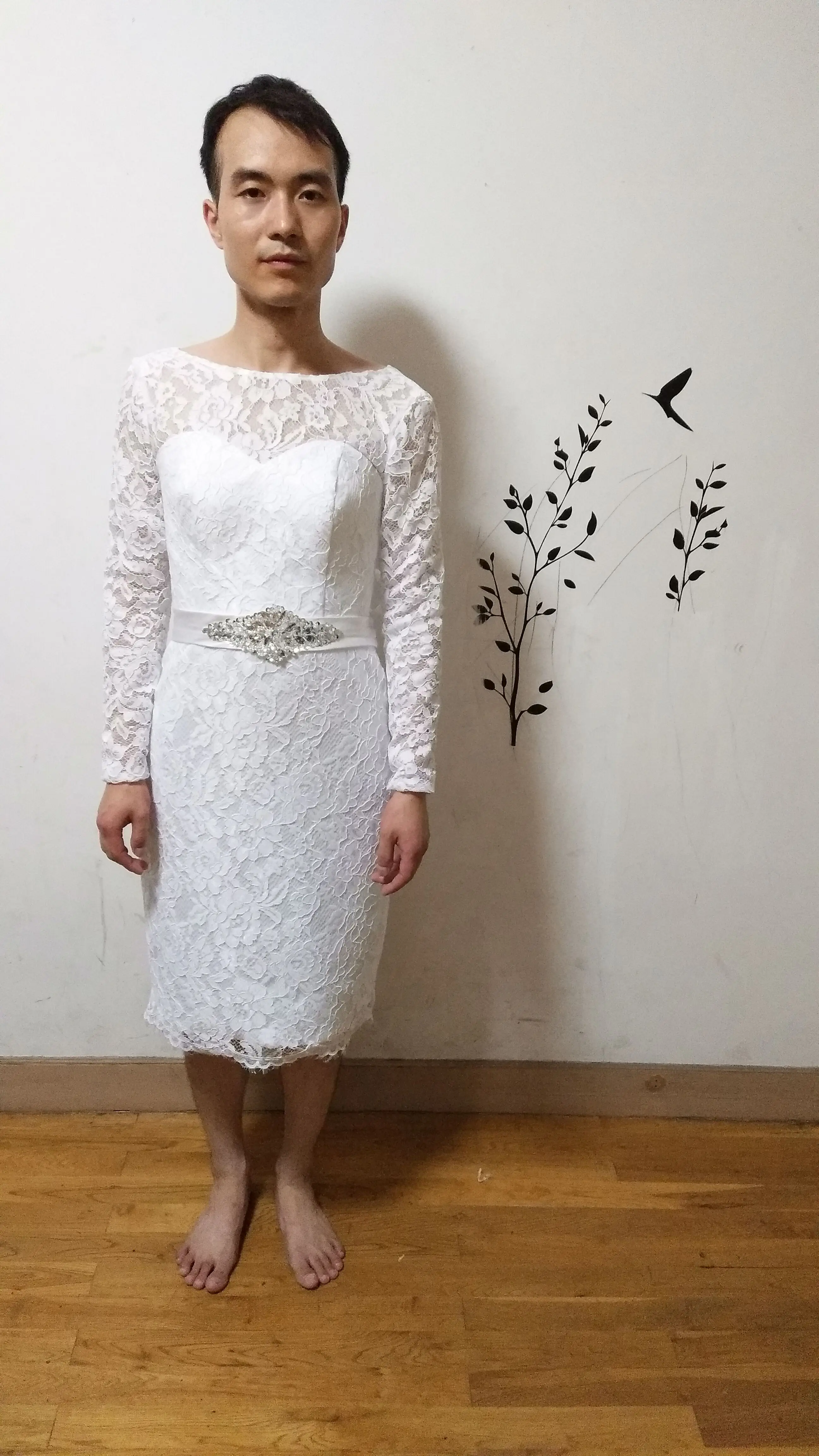Настоящая фотография белое кружевное короткое свадебное платье длиной до чая с длинными рукавами для маленьких девочек с открытой спиной, сексуальное платье-корсет для невесты