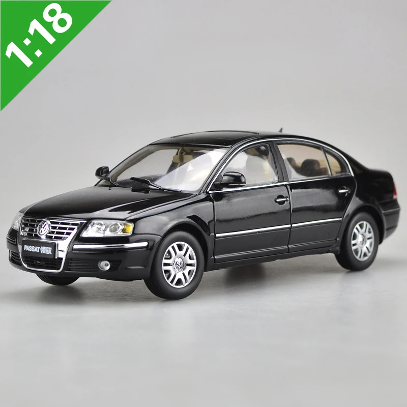 1:18 высокое тщательное VW PASSAT сплав модель автомобиля статические металлические модельные автомобили с оригинальной коробкой - Цвет: J 2008