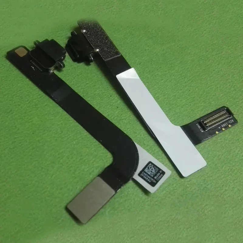 Apple iPad Air2　(A1566) ゴールド 充電器・ケーブル付き Apple iPad Air2 - カラー: ゴールド 本体 充電ケーブル付き