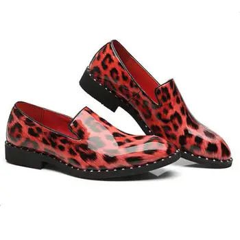 

37~48 Large Size Men Pointed Toe Rivet Slip On Patent Leather Dress Shoes Italian Loafers Mens Red Bottom Formal Wedding Shoes