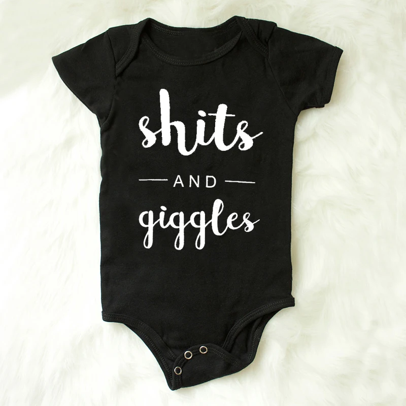 Shit and Giggles/боди с буквенным принтом для малышей; белые детские комбинезоны с короткими рукавами; летняя хлопковая одежда для маленьких мальчиков и девочек