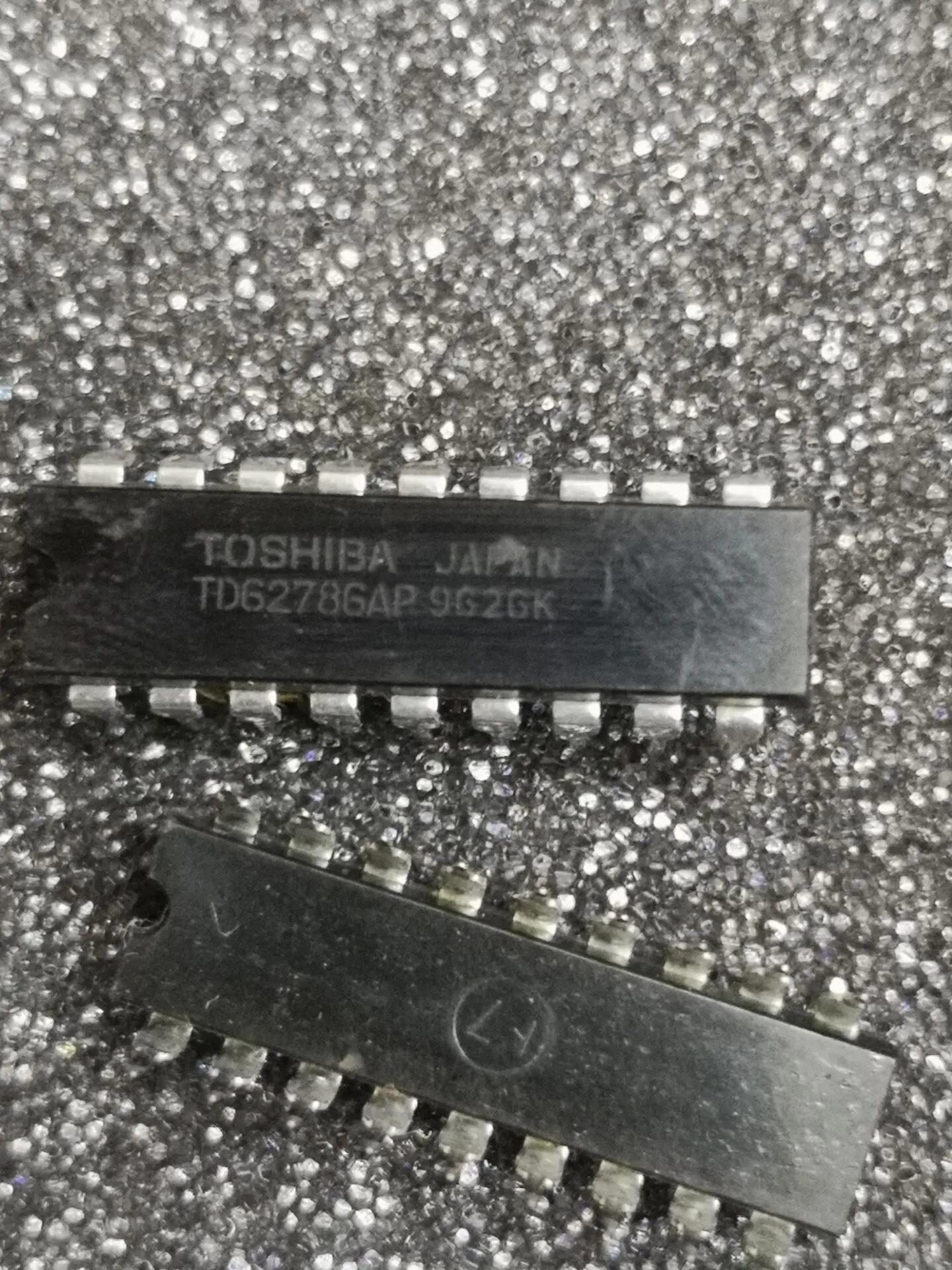 100% новый и оригинальный TD62786AP 8IC DIP-18 | Электроника