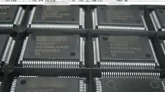 

Freeshipping XC3020A-7PQ100C XC3020A