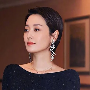 

European and American big brand fashion pop personality exaggeration star same earring irregular geometry design